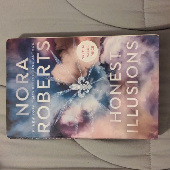Honest Illusions by Nora Roberts in Paperback - Picture 1 of 2